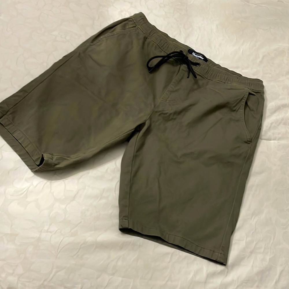 BLUENOTES MENS XL ARMY GREEN JOGGER SHORTS